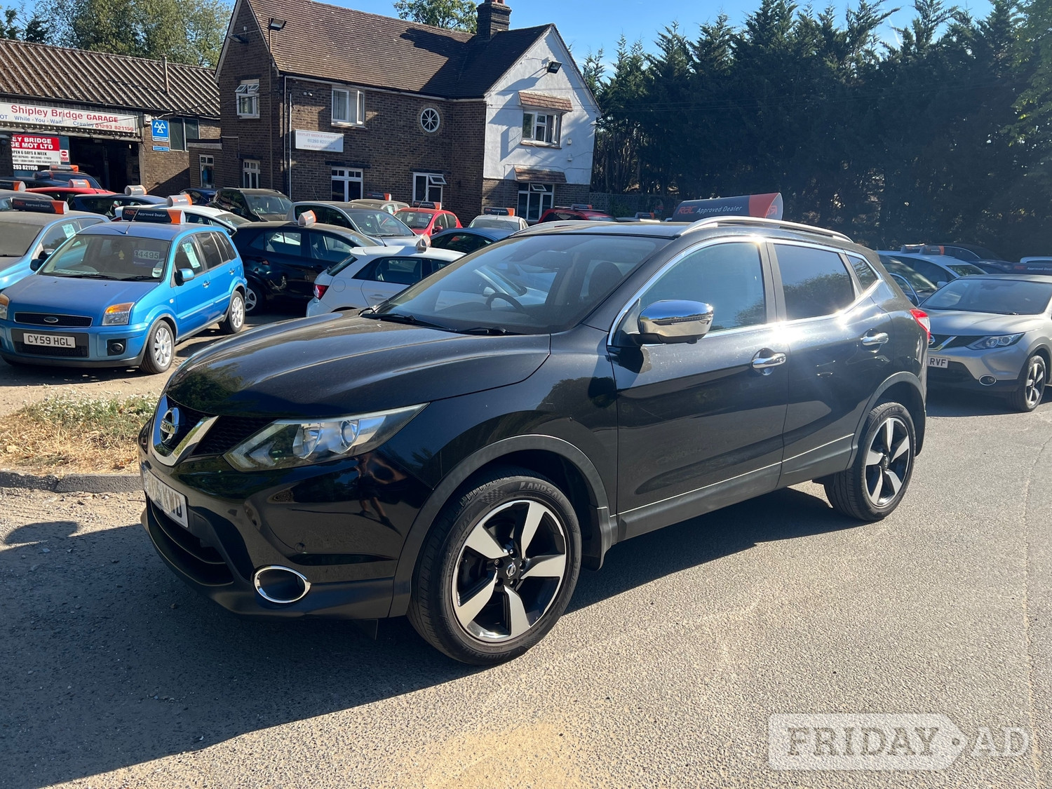 Nissan Qashqai 2015 in Horley