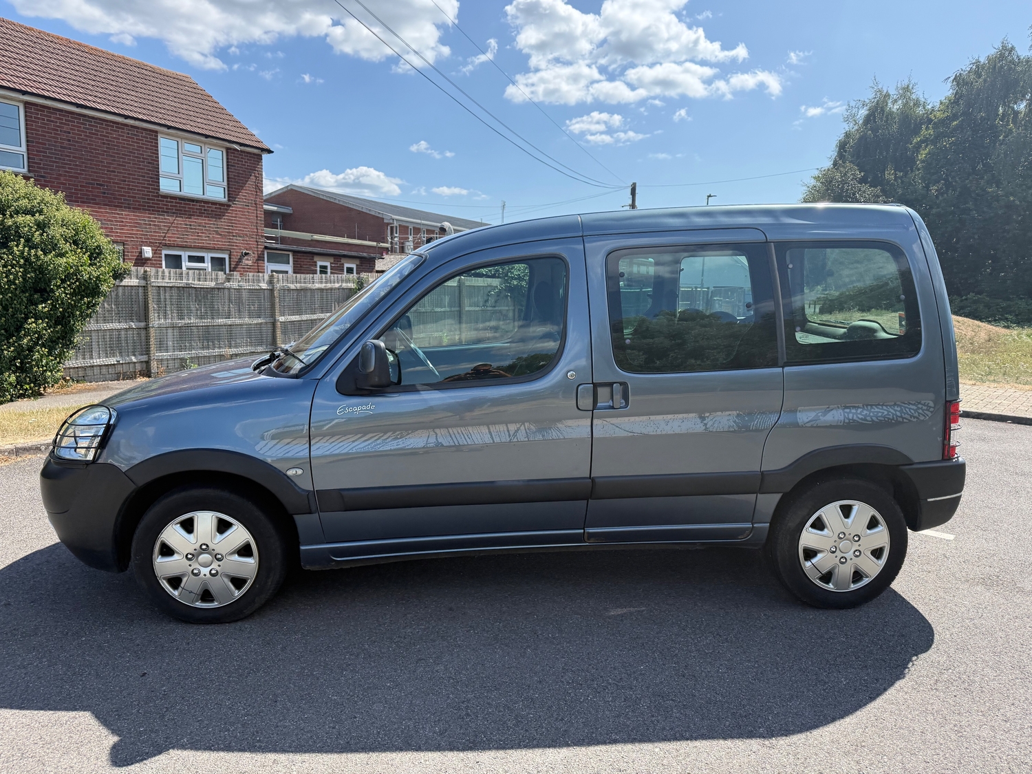 [ berth ]Peugeot Partner