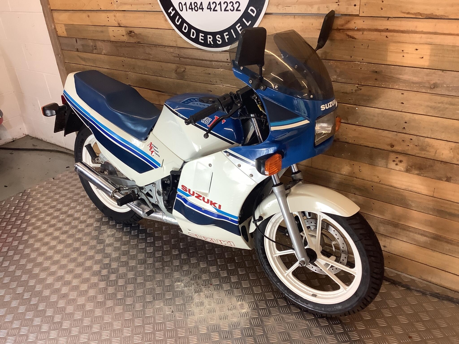 Suzuki RG 1985 - Motorbikes, Scooters & Quads