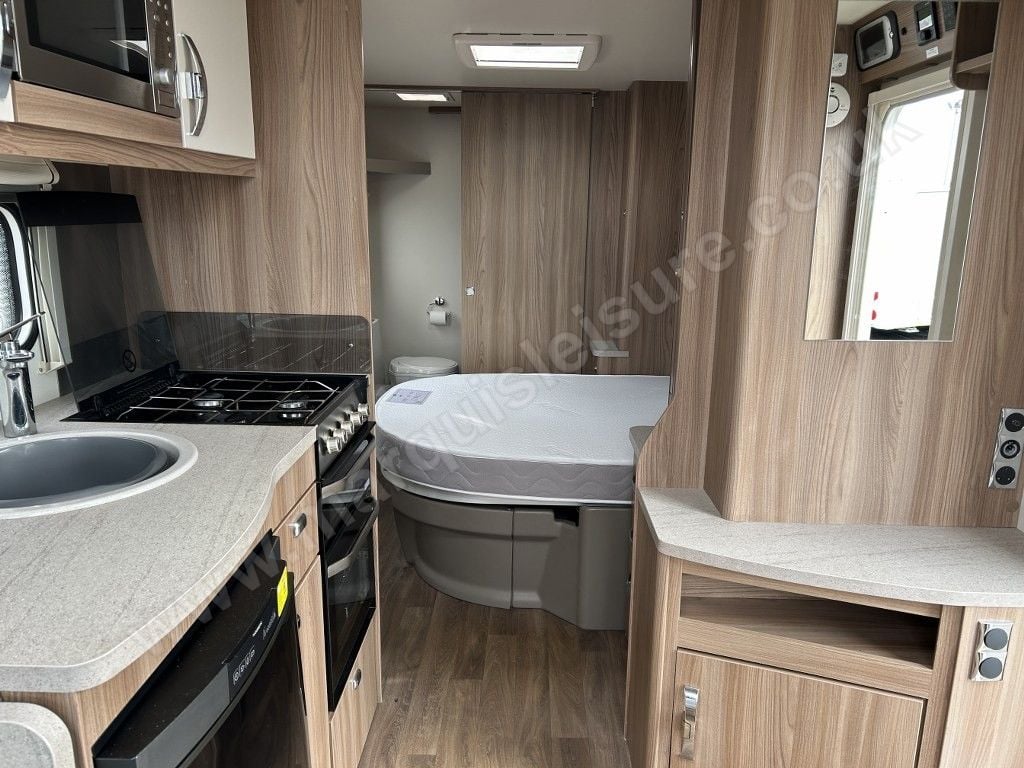 Swift Sprite Major 4 SB 2017 - Motorhomes & Caravans in Guildford