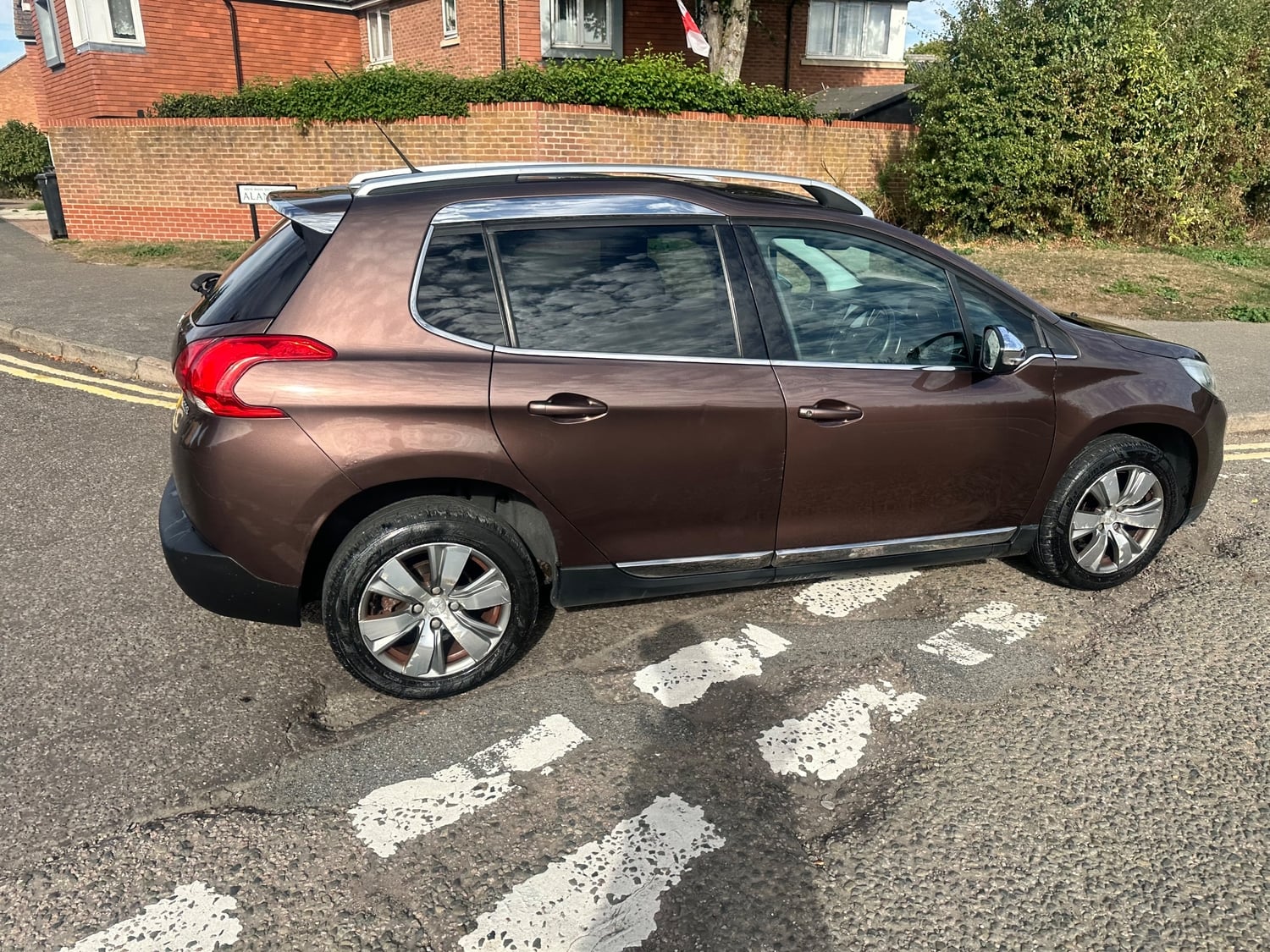 [ berth ]Peugeot 2008