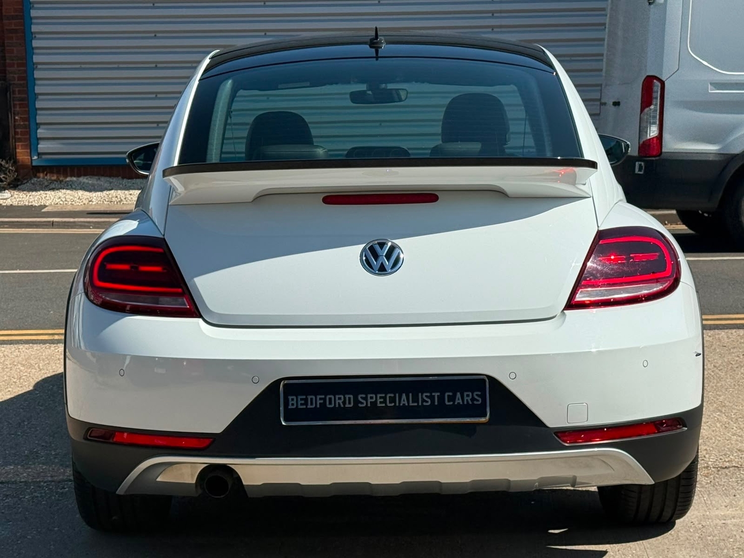 Volkswagen Beetle 2018 - Cars