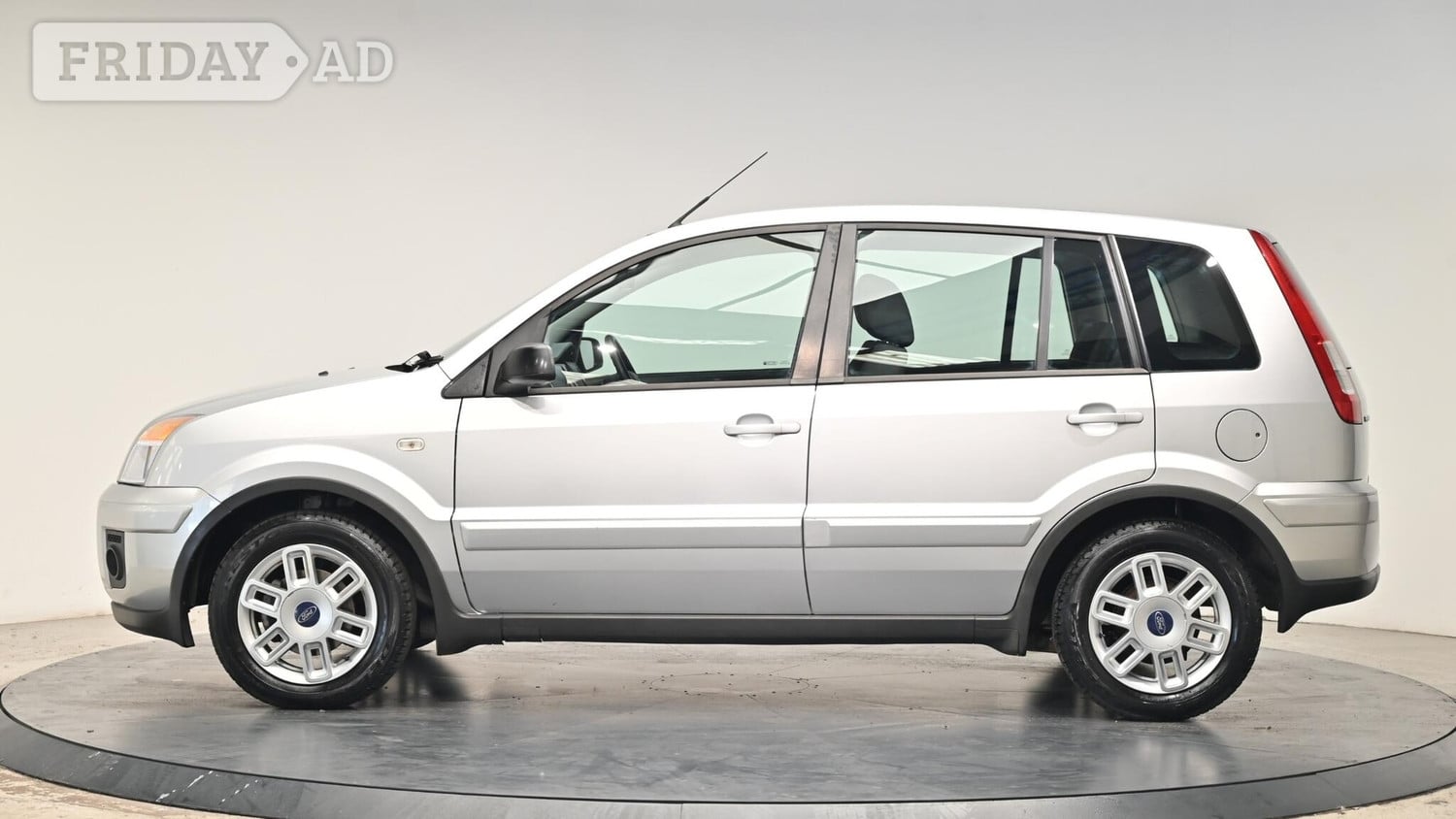 [ berth ]Ford Fusion