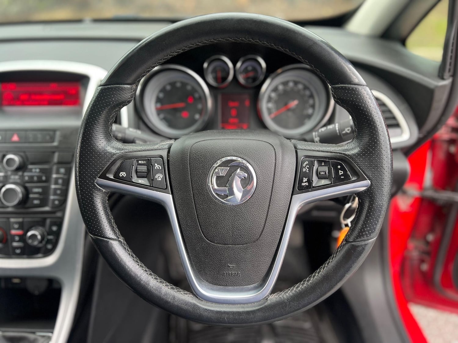 Vauxhall Astra 2012 - Cars