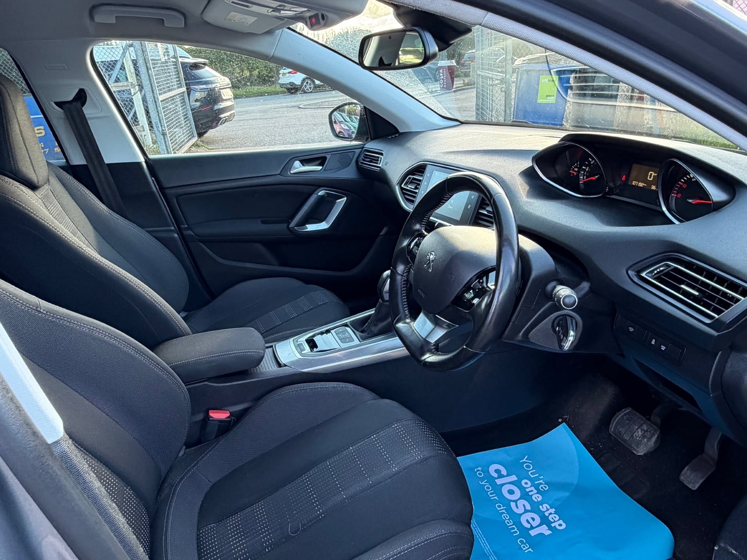 [ berth ]Peugeot 308 SW