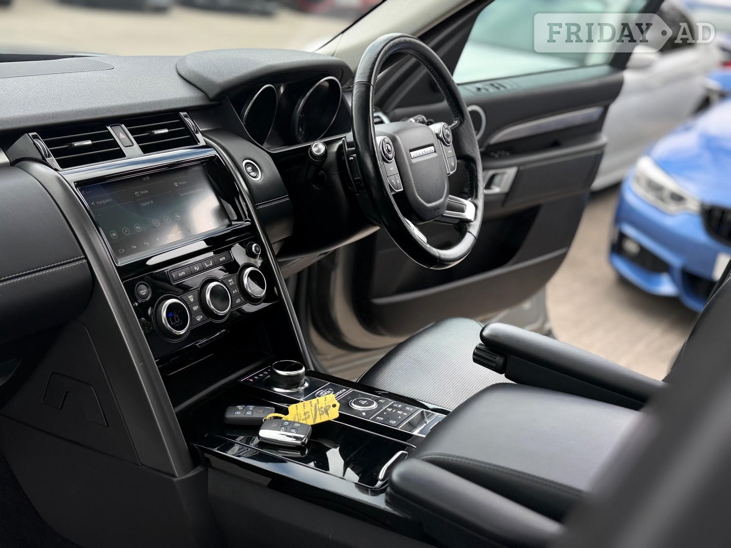 [ berth ]Land Rover Discovery