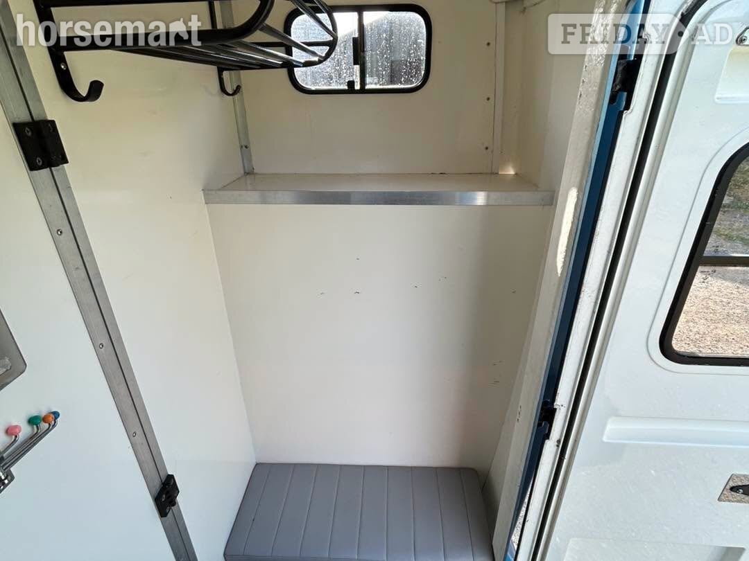 Boss  Vauxhall Horsebox - Trailers & Horseboxes in Godalming