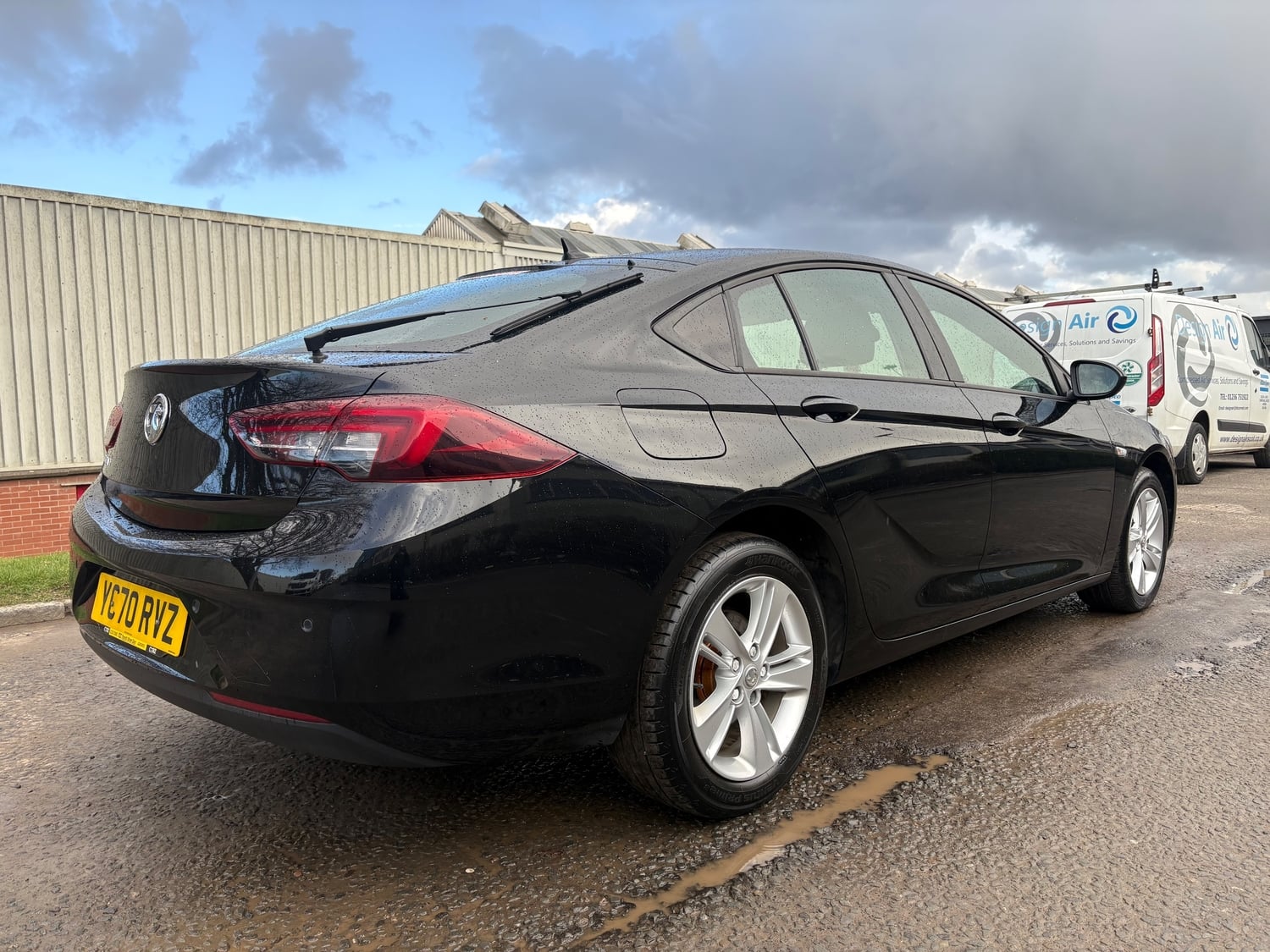 [ berth ]Vauxhall Insignia