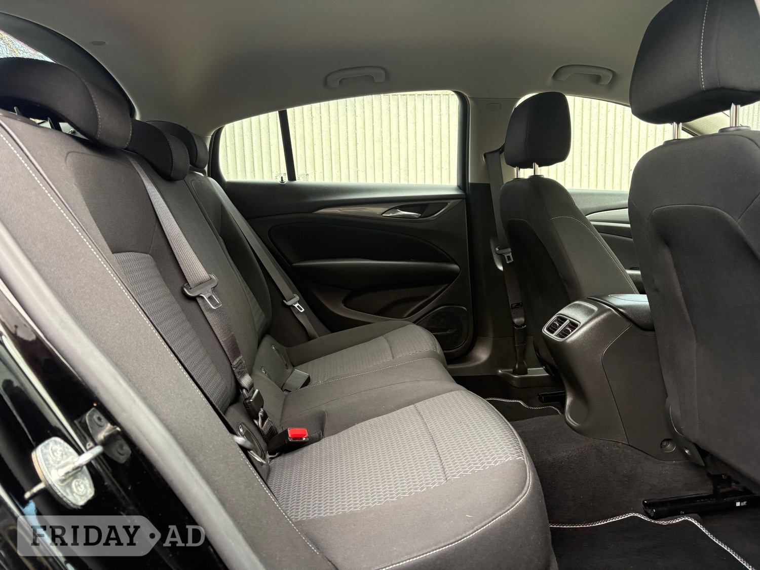 Vauxhall Insignia 2020 - Cars