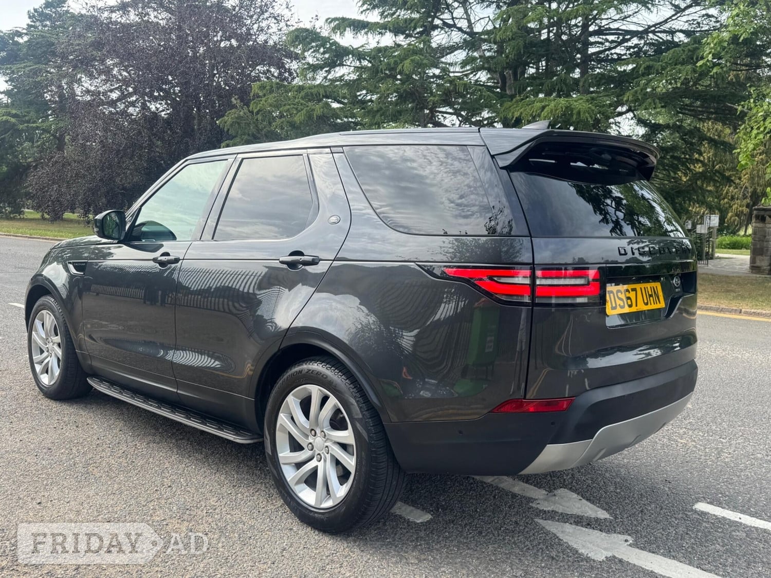Land Rover Discovery 2017 - Cars