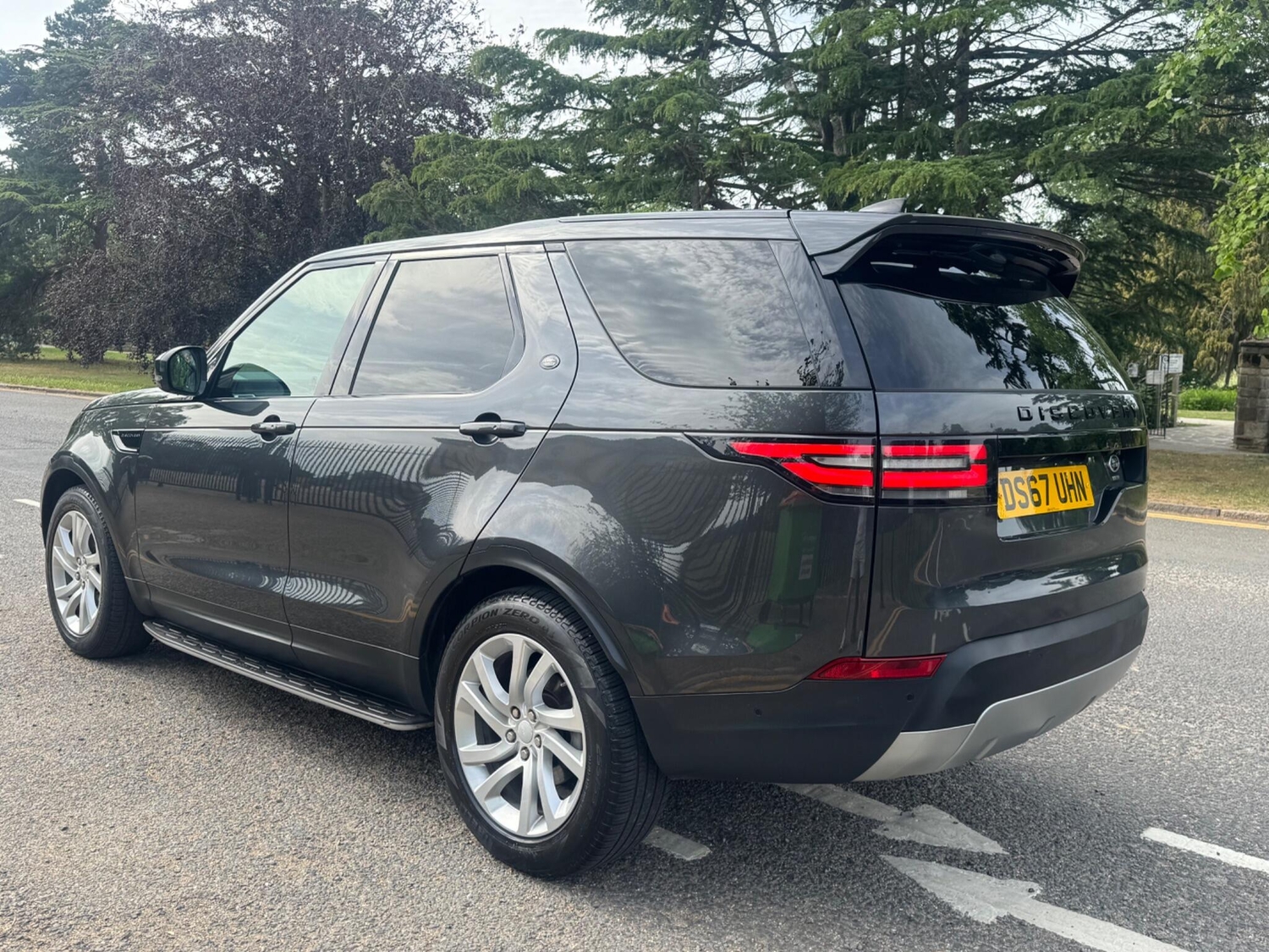 Land Rover Discovery 2017 - Cars