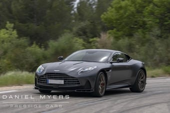 Aston Martin DB12 2026