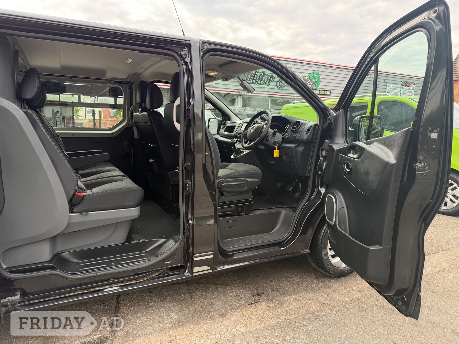 [ berth ]Vauxhall Vivaro