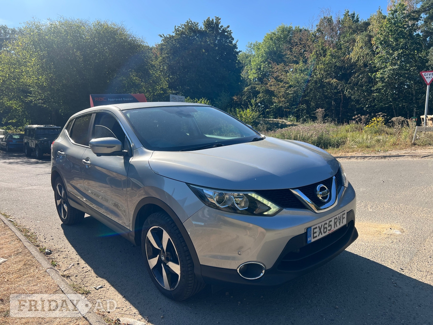 Nissan Qashqai 2015 in Horley