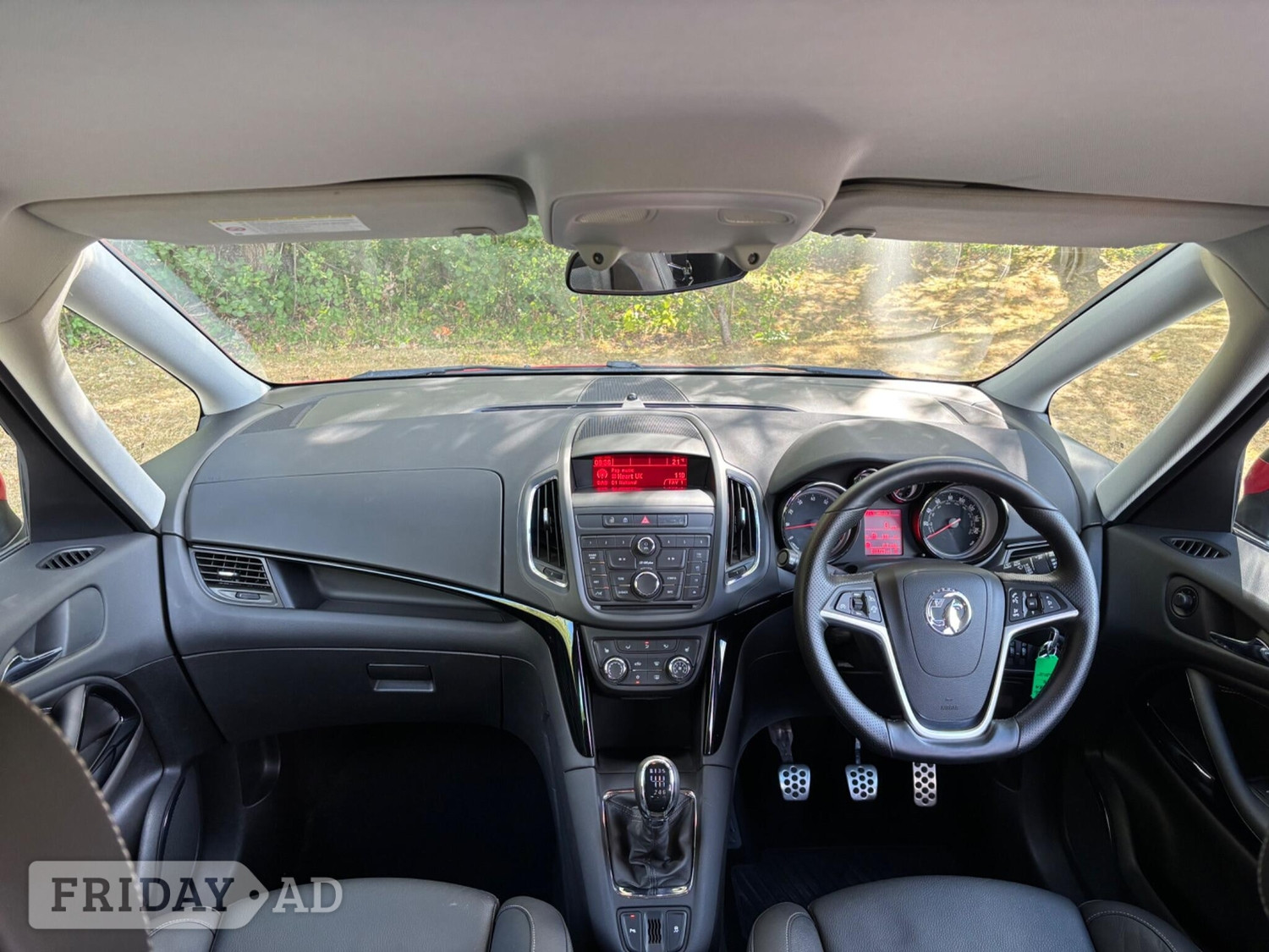 [ berth ]Vauxhall Zafira Tourer