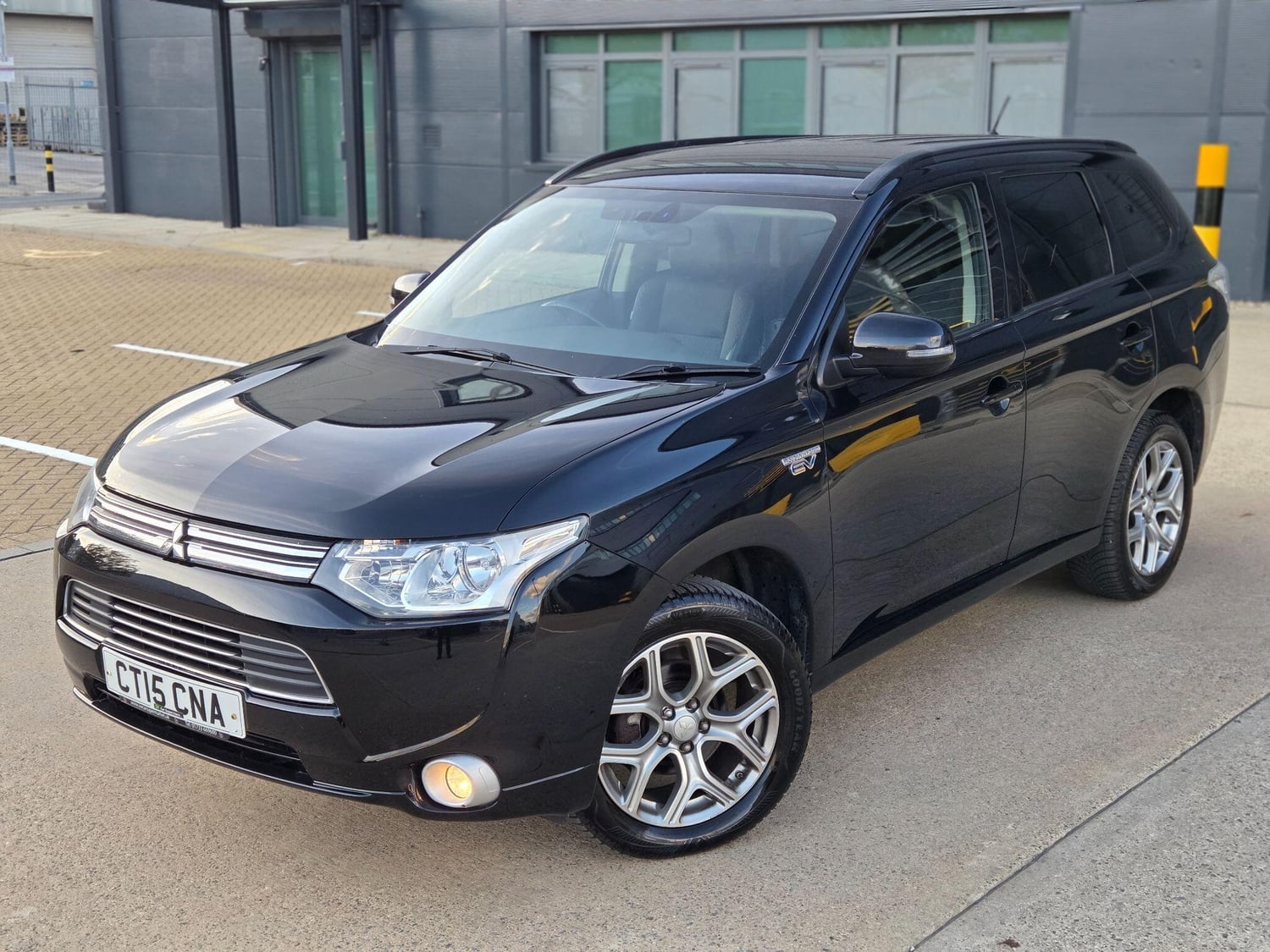 Mitsubishi Outlander Slough