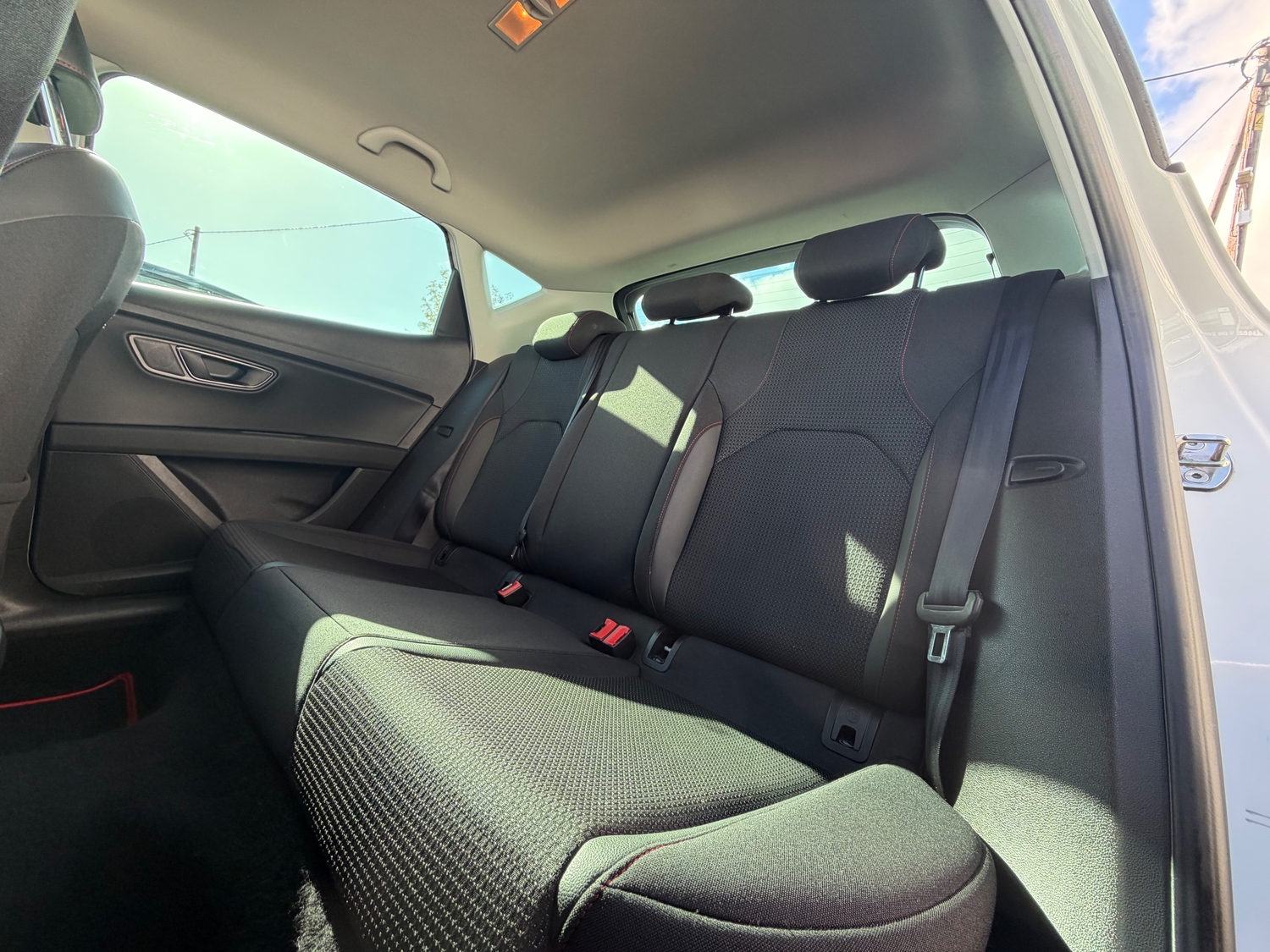 [ berth ]SEAT Leon