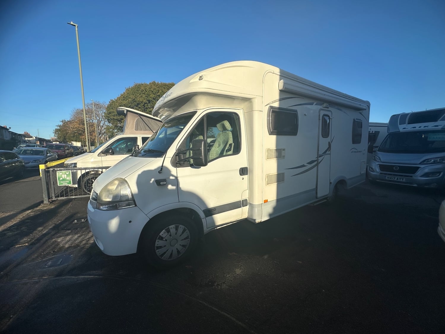 Lunar Fivestar 2009 - Motorhomes & Caravans in Gosport