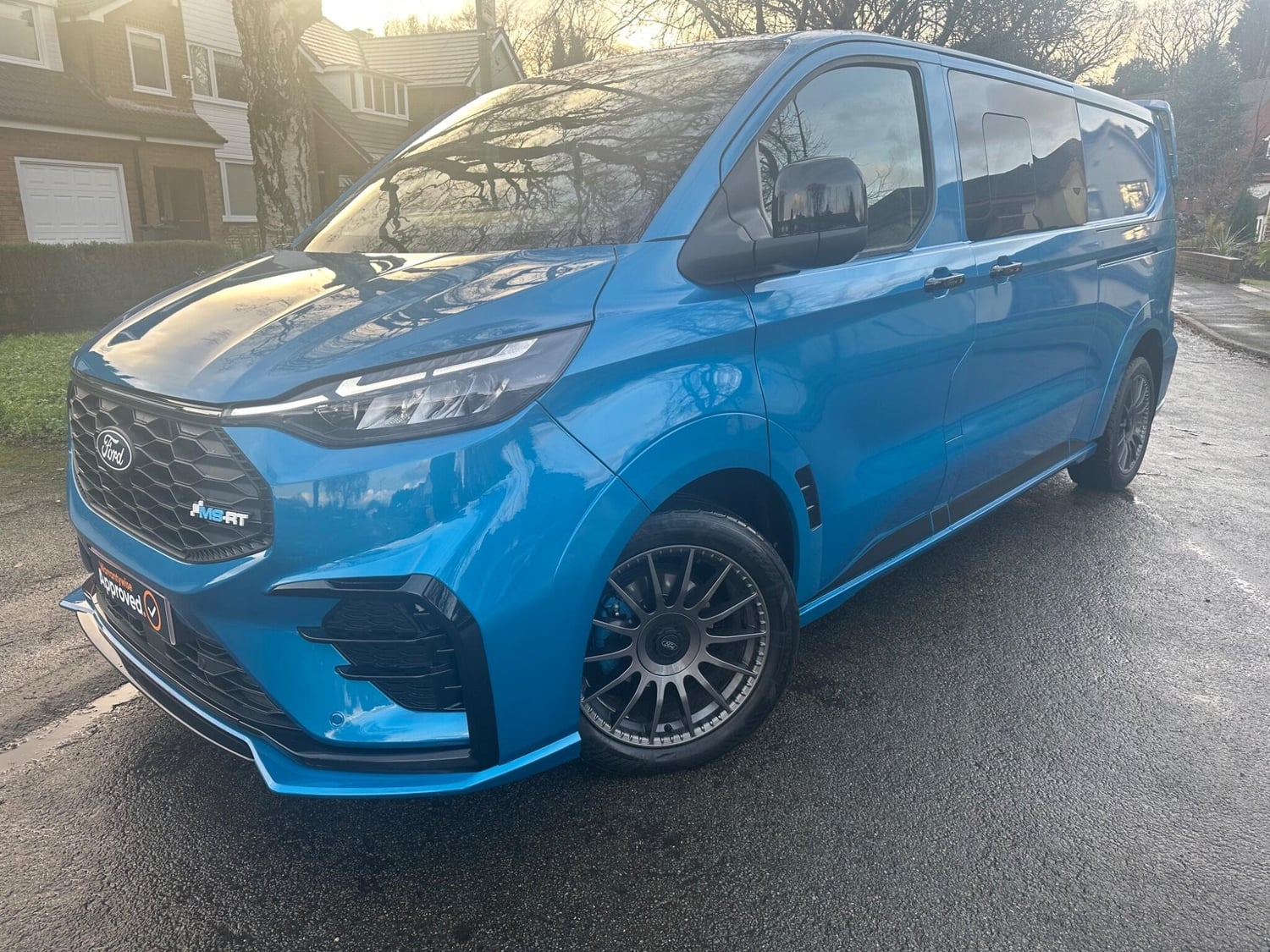 [ berth ]Ford Transit Custom
