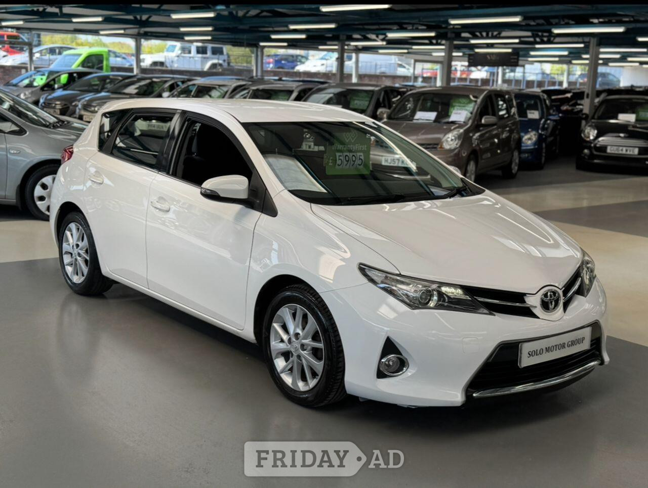 Toyota Auris 2014 - Cars in Bolton