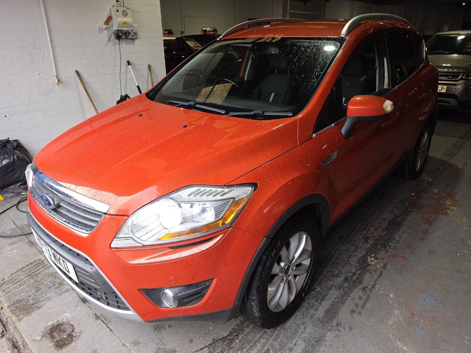 [ berth ]Ford Kuga