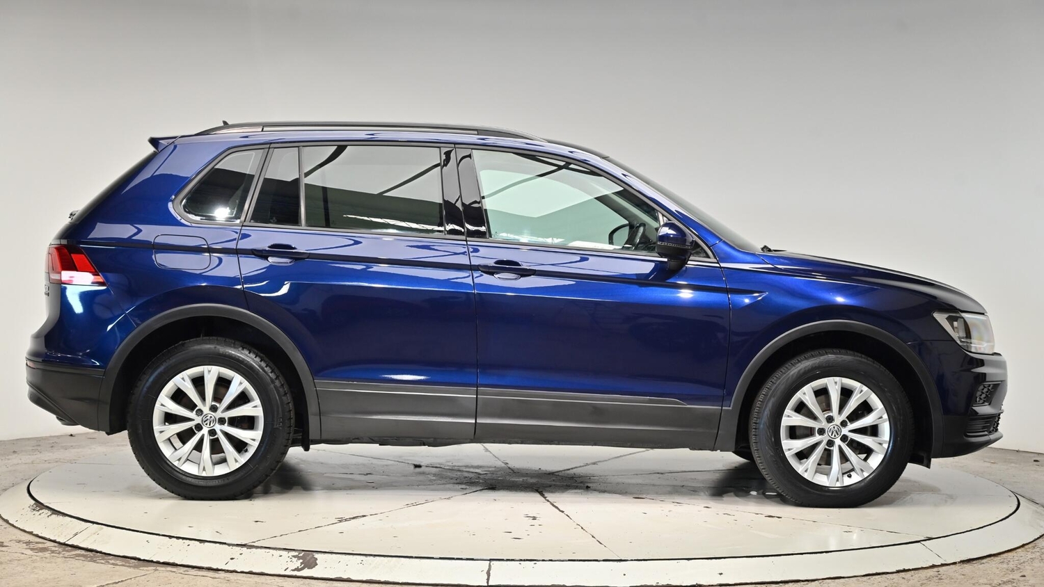 Volkswagen Tiguan 2017 - Cars in Cullompton