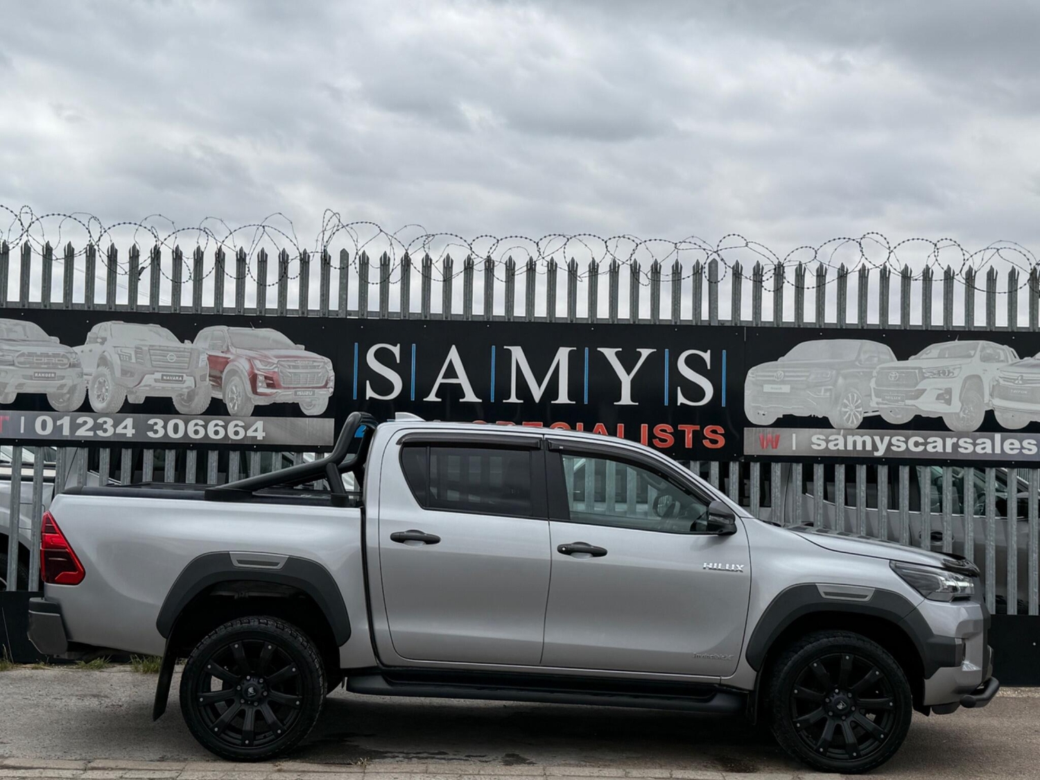 [ berth ]Toyota Hilux