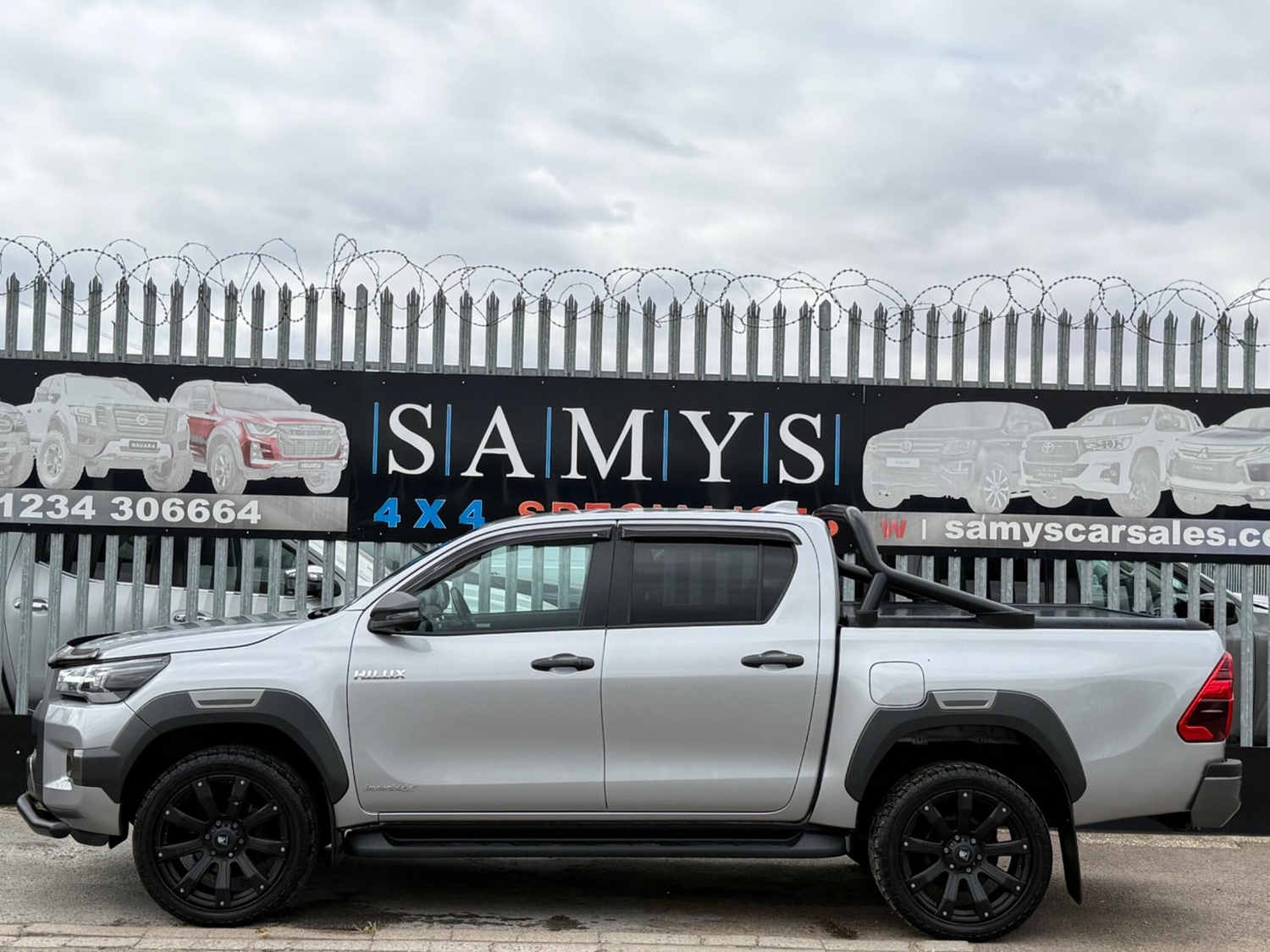 Toyota Hilux 2022 - Vans & Commercial Vehicles in Bedford