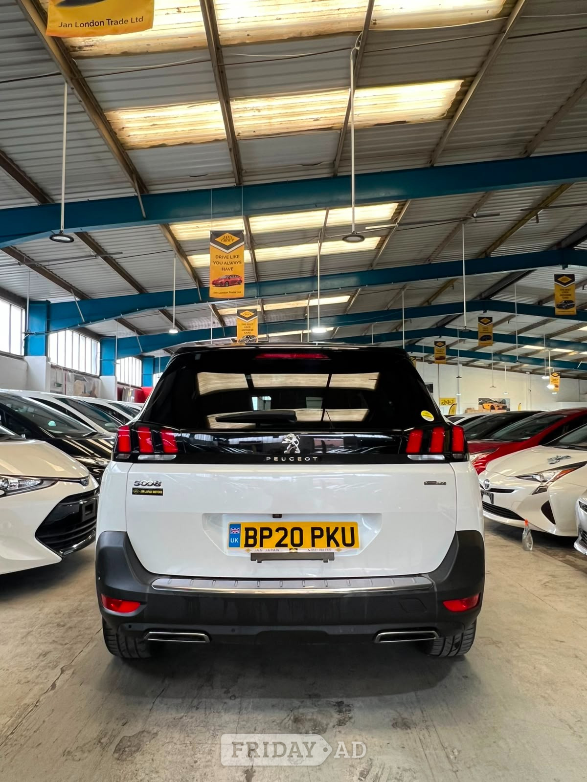 [ berth ]Peugeot 5008