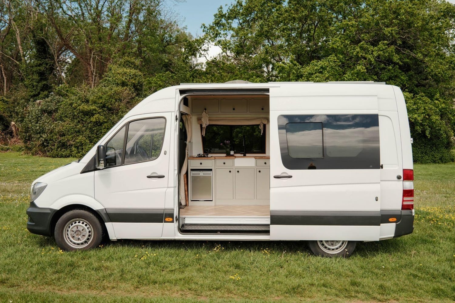 [2 berth ]Mercedes-Benz Sprinter Campervan