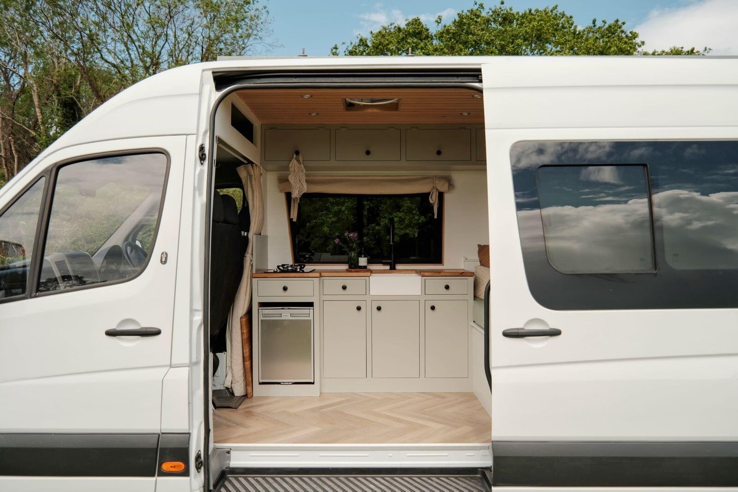 Mercedes-Benz Sprinter Campervan 2015 for sale - Motorhomes & Caravans in Bridgend