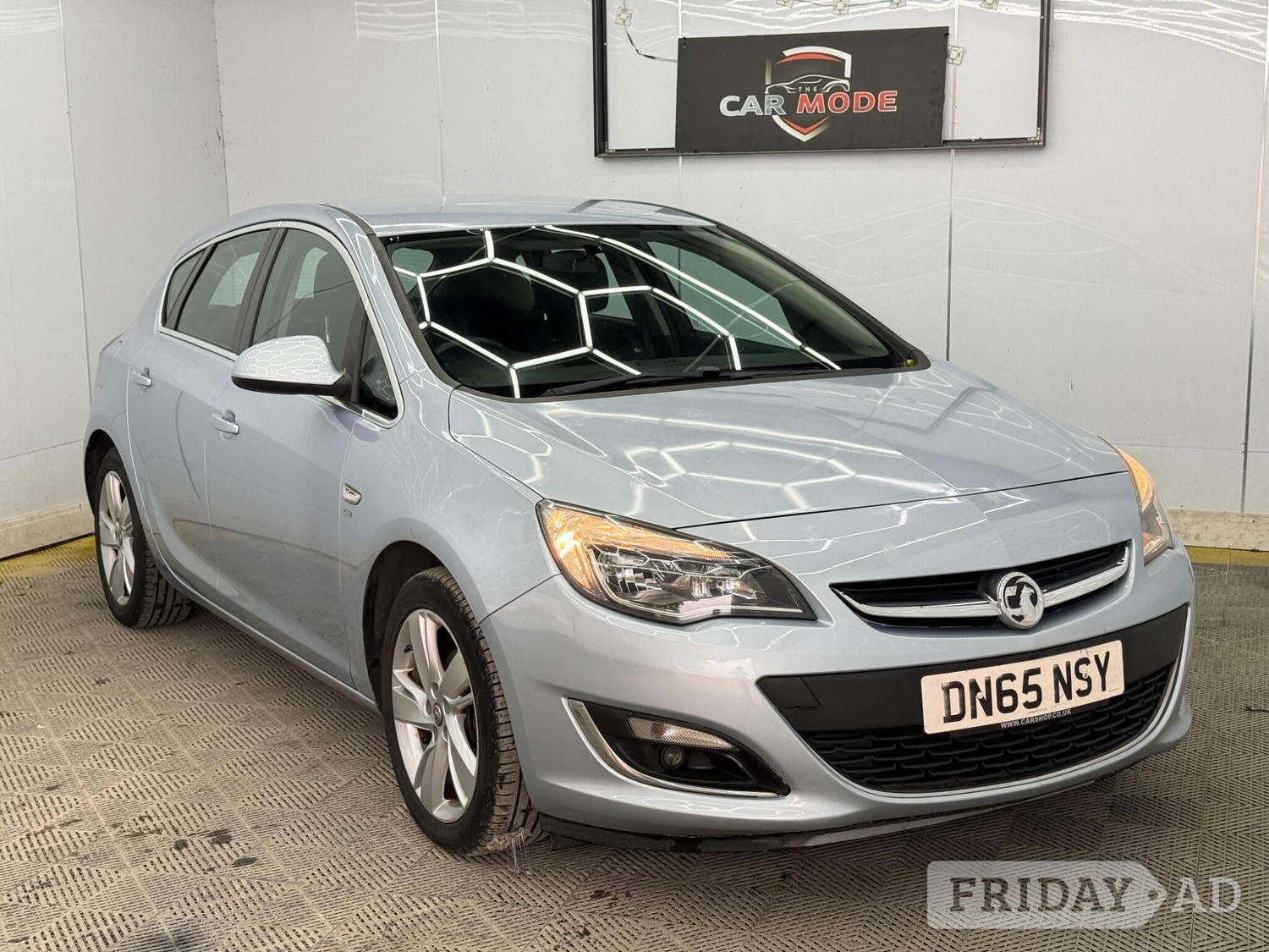 Vauxhall Astra 2015 in Hillingdon