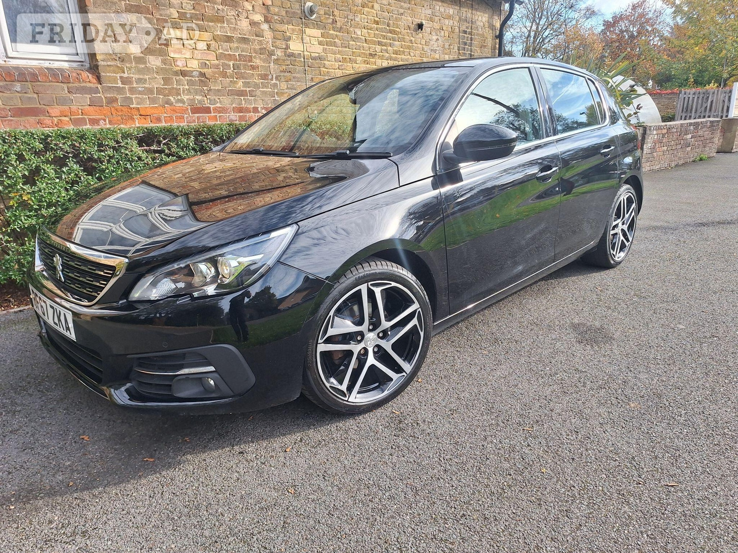 Peugeot 308 2017 in Slough