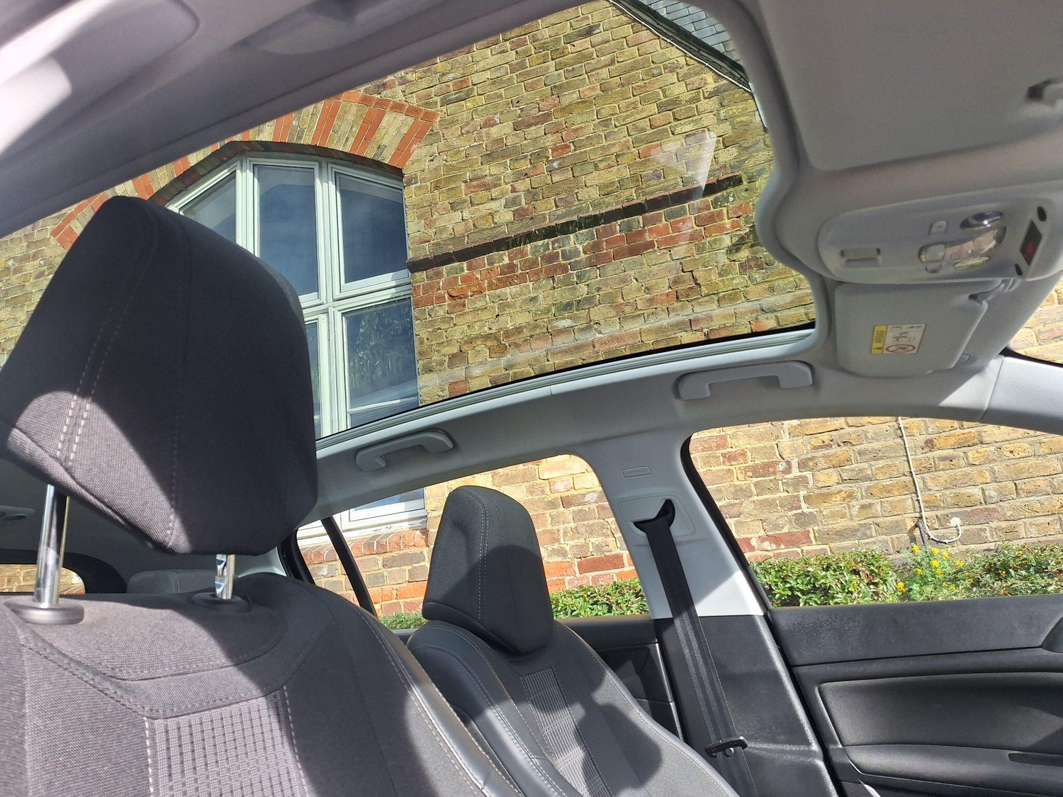 Peugeot 308 2017 - Cars in Slough