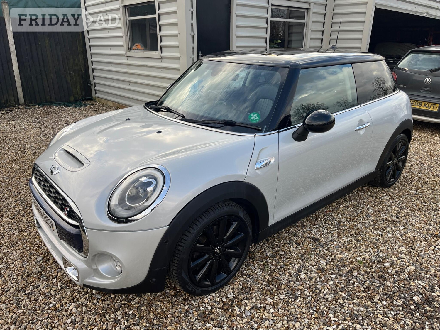 Mini Hatch 2016 in Farnham