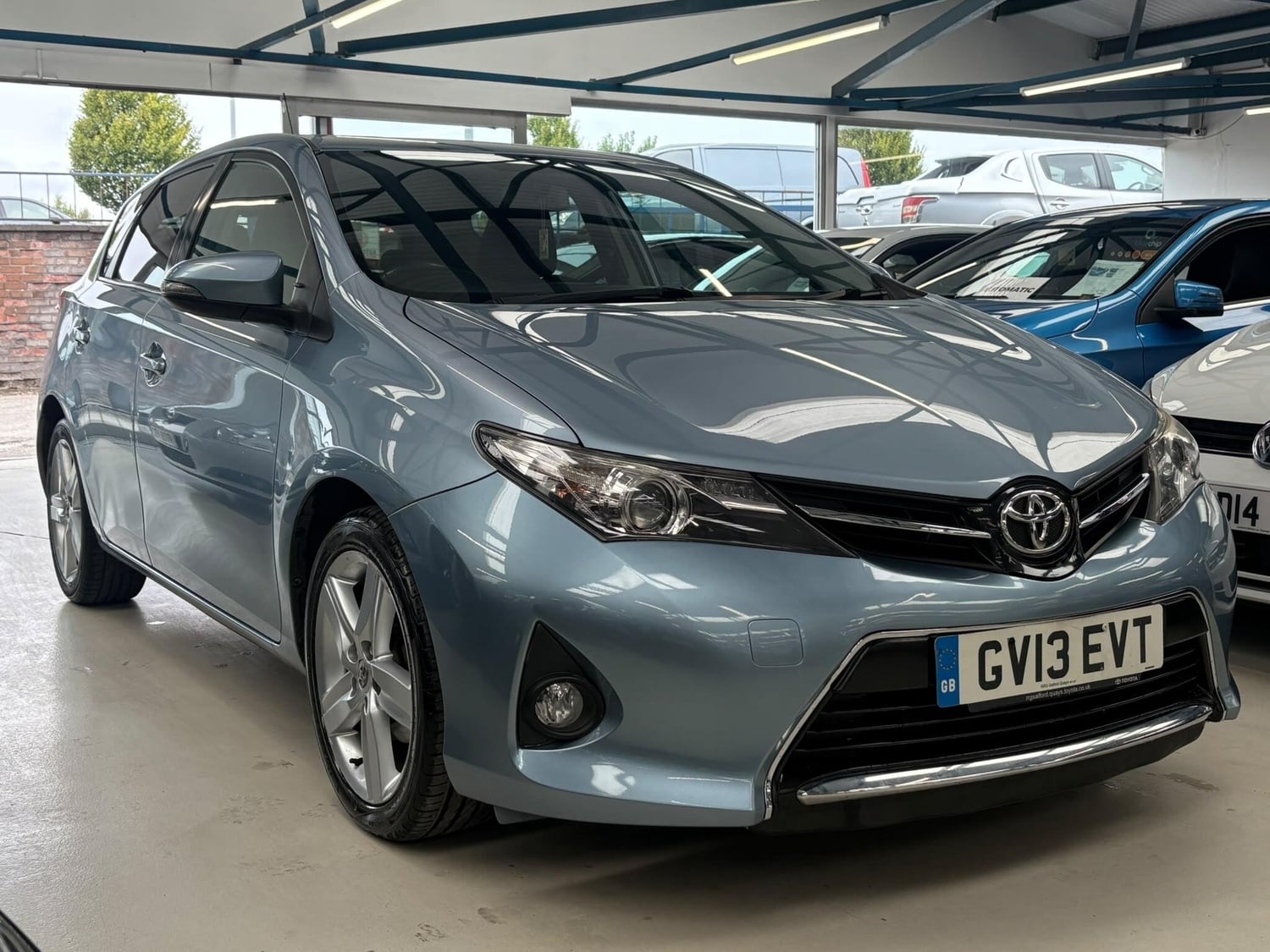 Toyota Auris 2013 - Cars