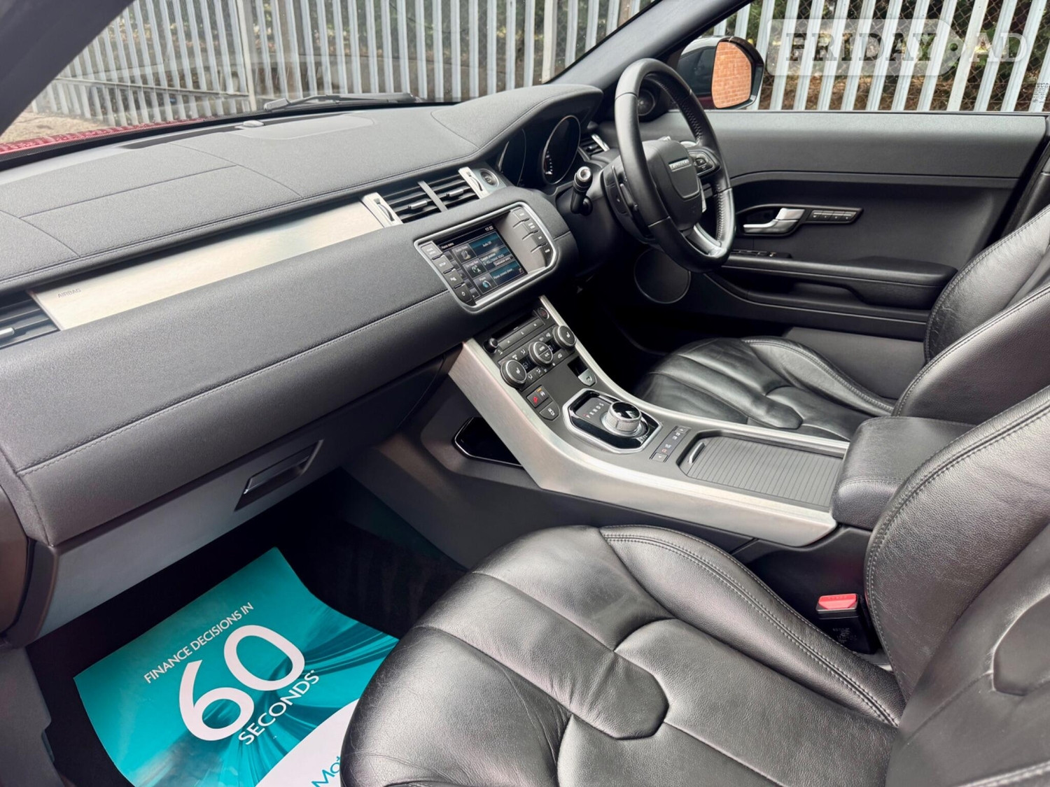 [ berth ]Land Rover Range Rover Evoque