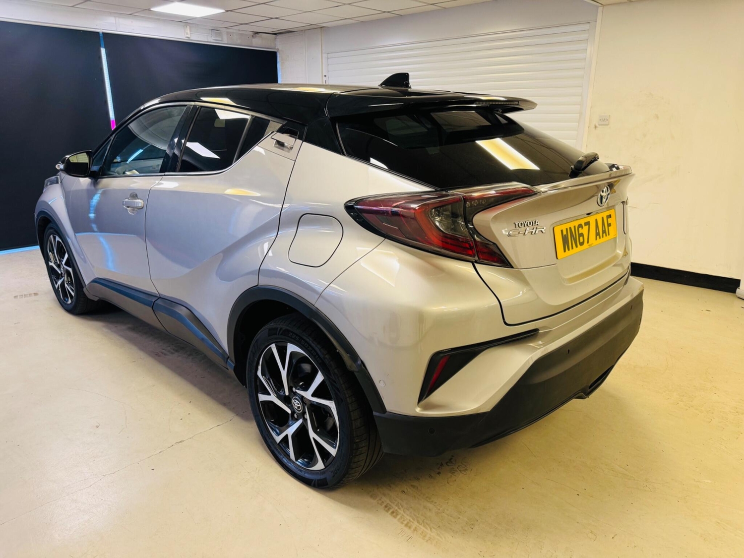 Toyota C-HR 2017 - Cars