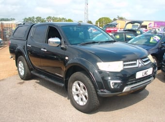 Mitsubishi L200 2015