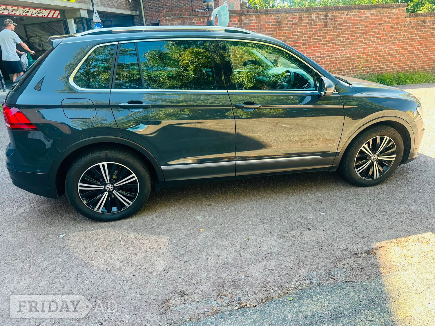 Volkswagen Tiguan 2019 - Cars