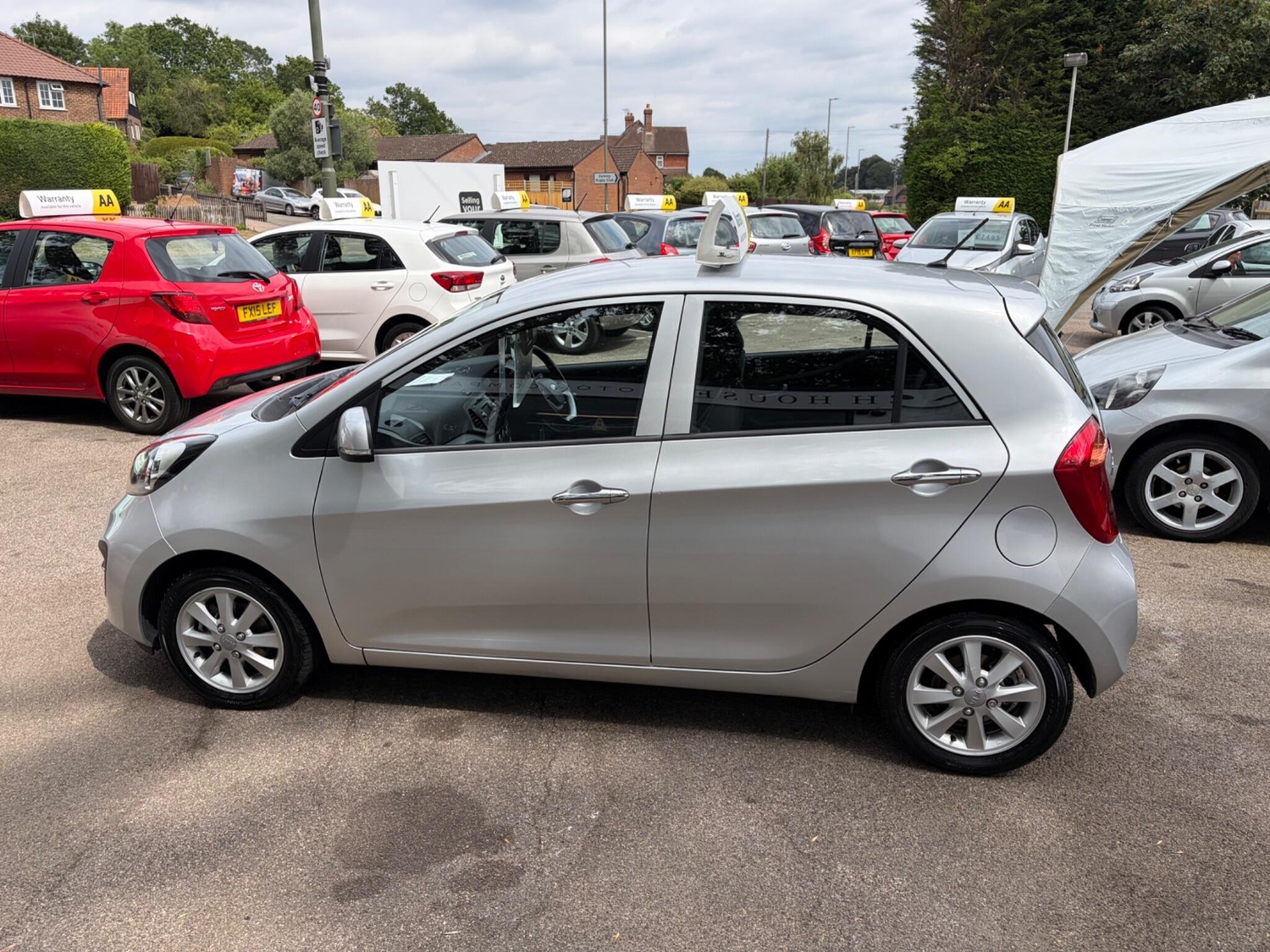 Kia Picanto 2013 - Cars in Betchworth