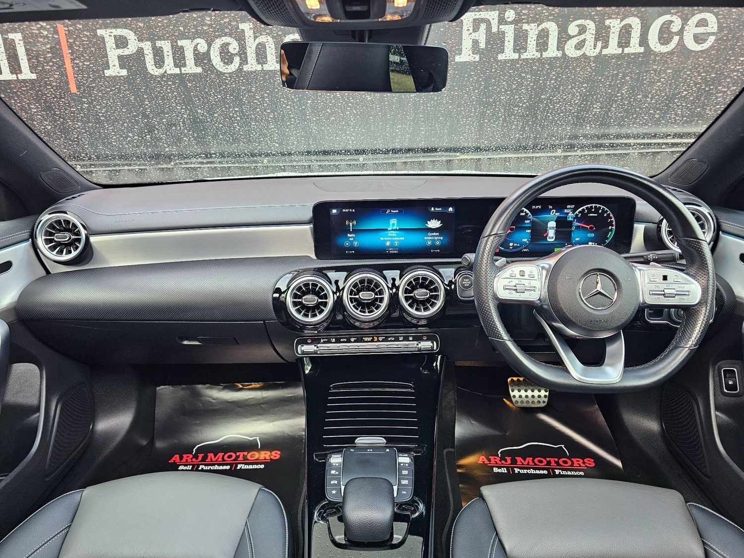 [ berth ]Mercedes-Benz CLA Class