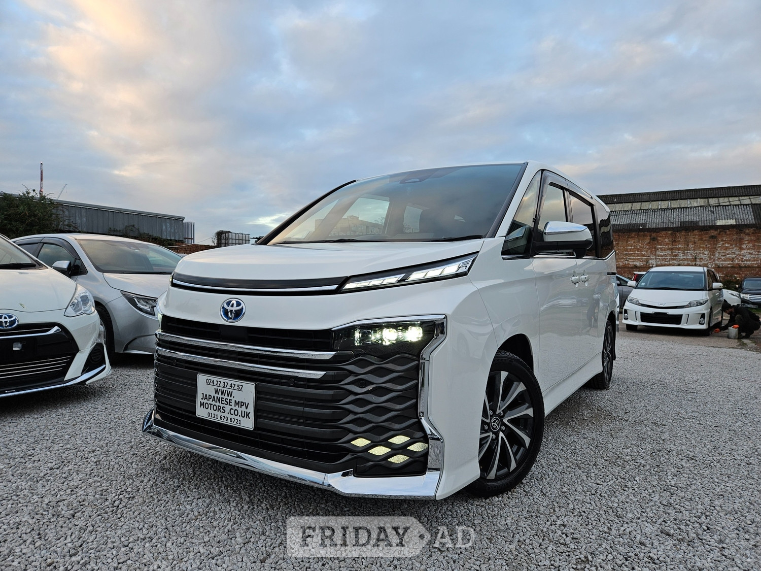 Toyota Voxy 2022 - Cars in Birmingham