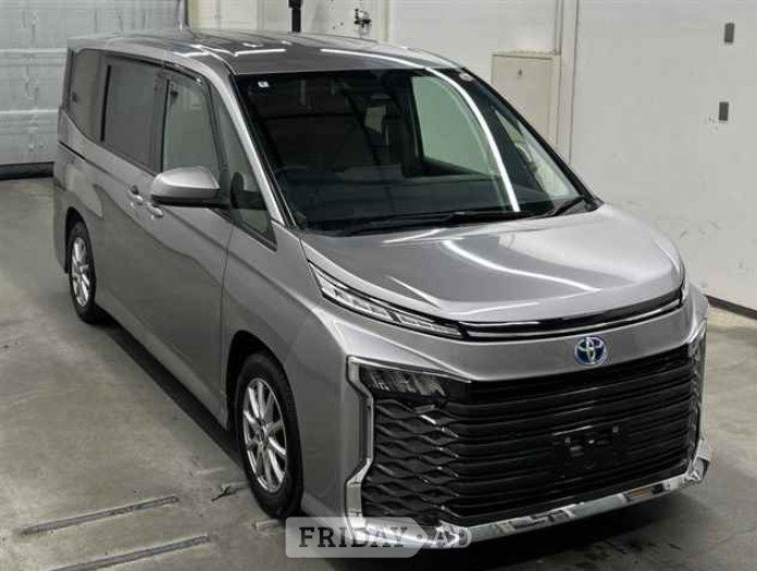 Toyota Voxy 2022 in Birmingham