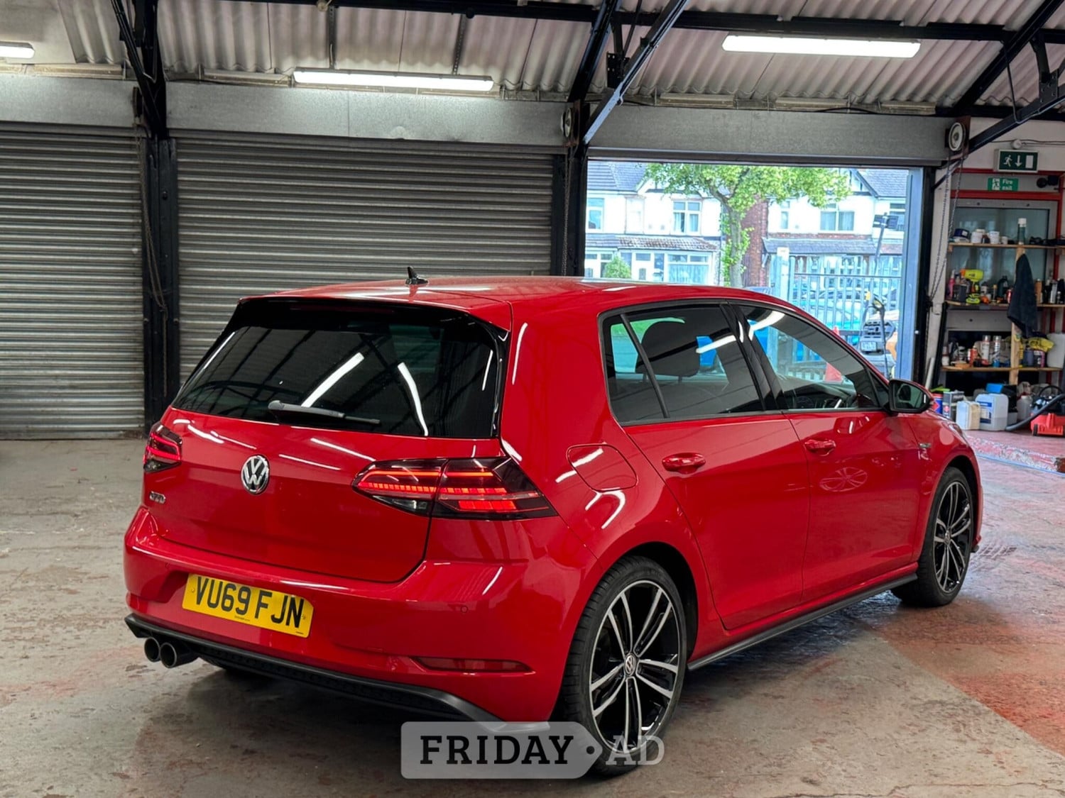 Volkswagen Golf 2019 - Cars