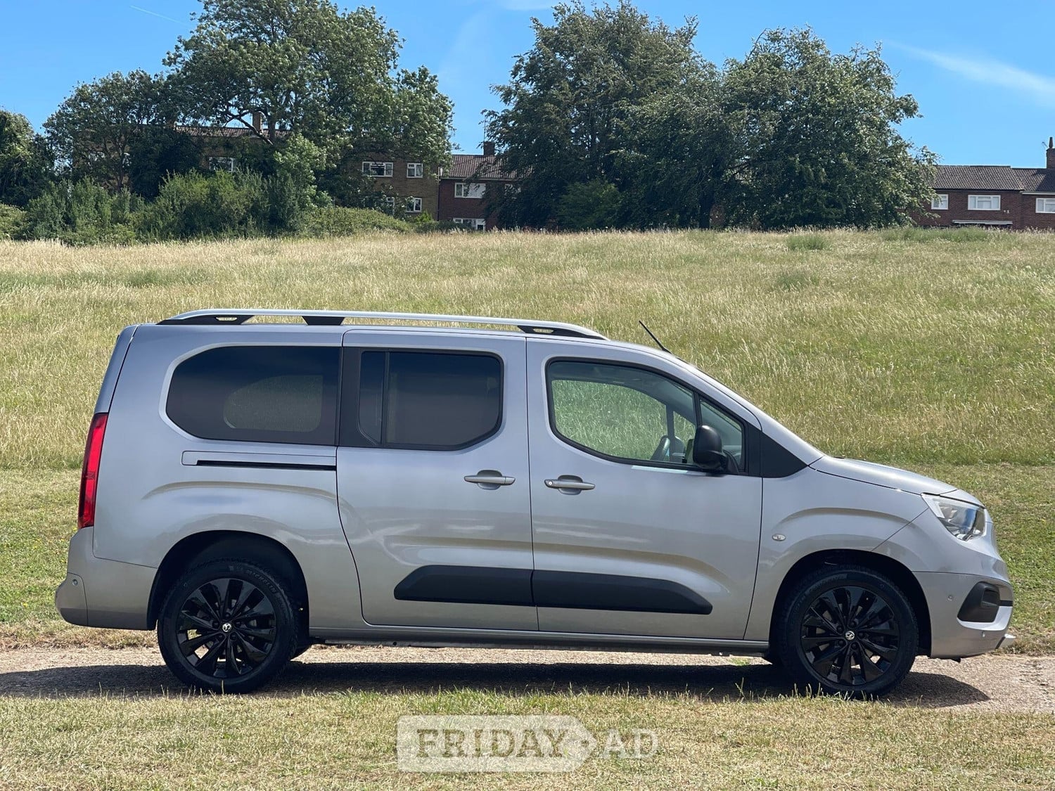 Vauxhall Combo Life 2020 - Cars in Hemel Hempstead
