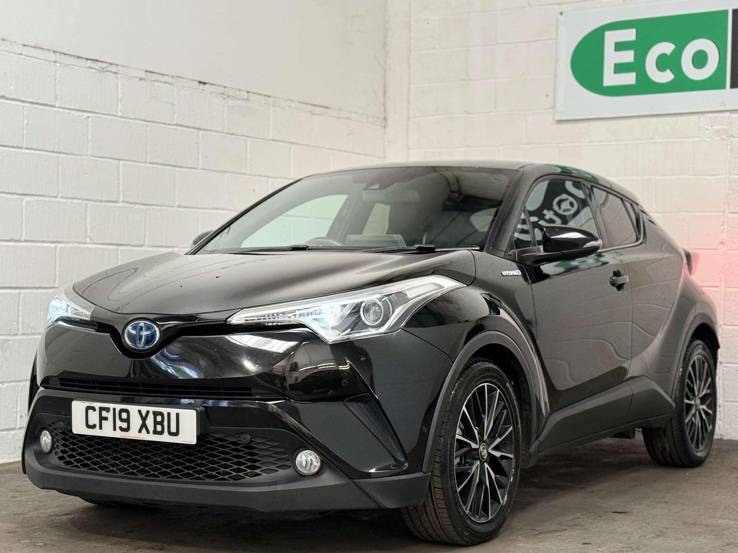 Toyota C-HR 2019 - Cars in Uxbridge