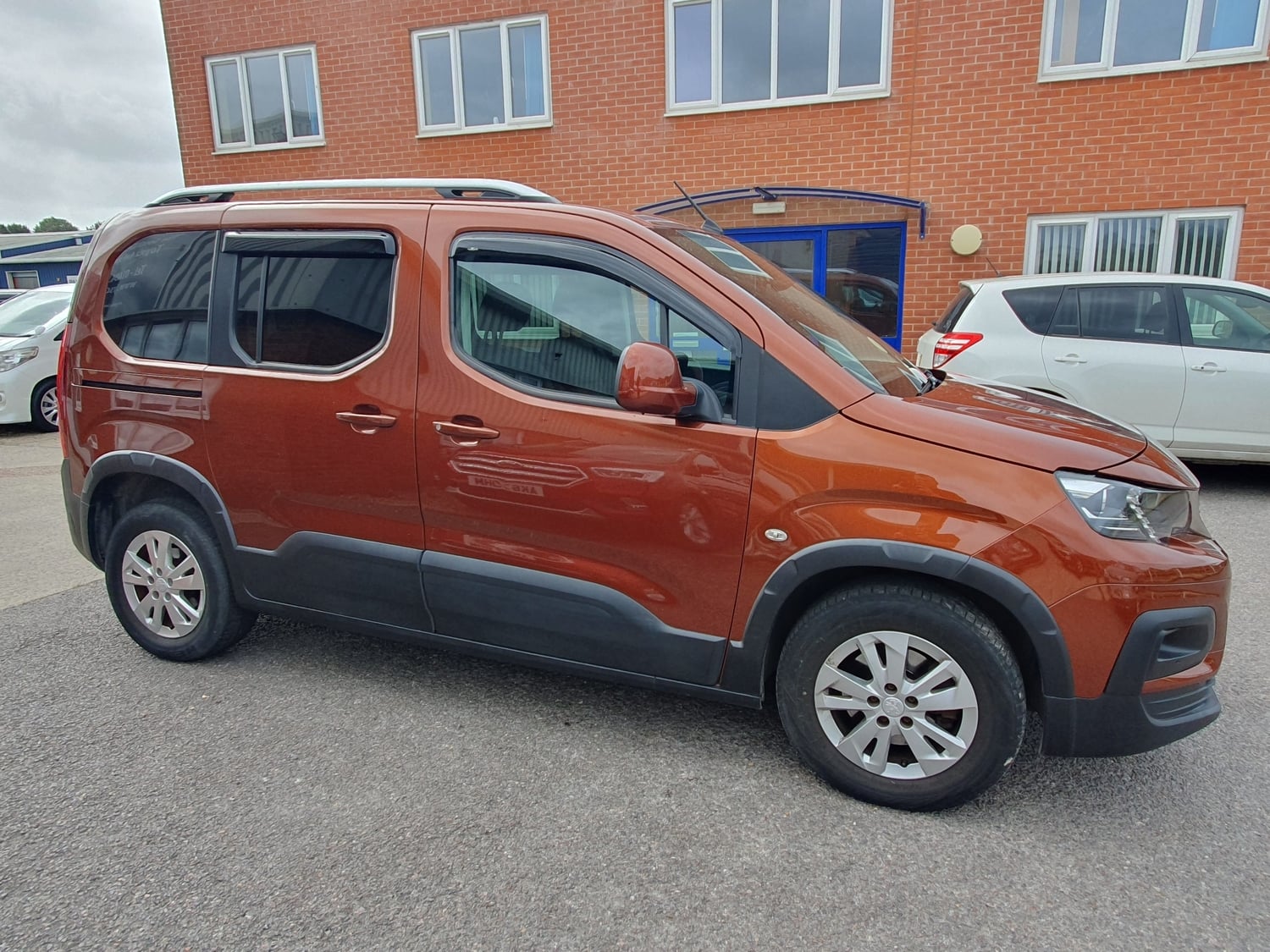 [ berth ]Peugeot Rifter