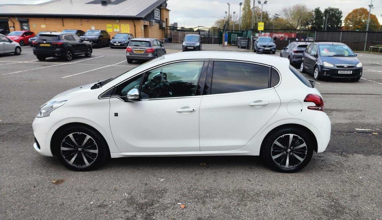 Peugeot 208 2018 - Cars