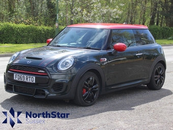 Mini Hatch 2020